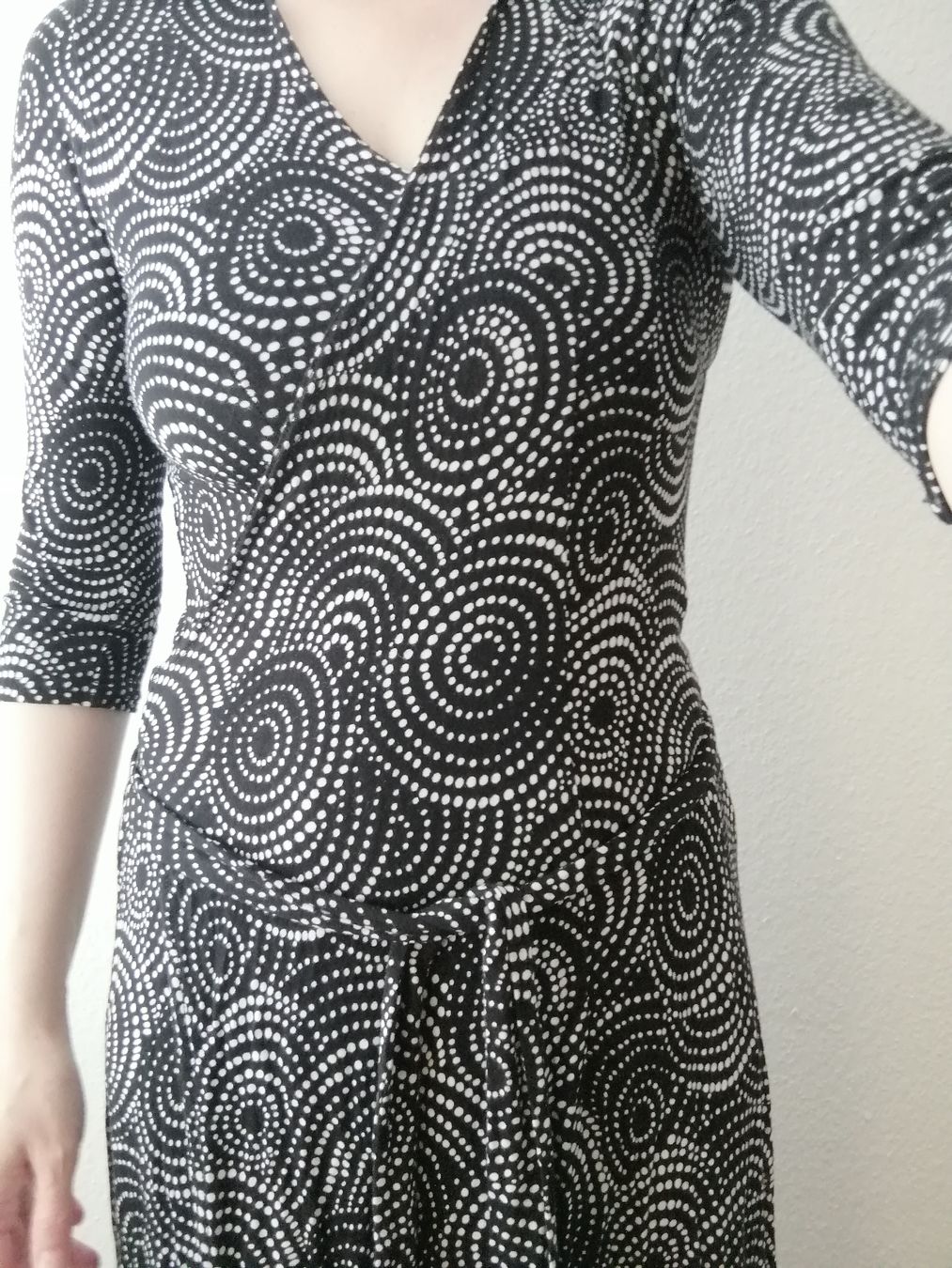 Orsay Vestiti: Schwarz-weisses Wickelkleid Gr. M – Usato da Windisch venduto da mer_6cjk 5