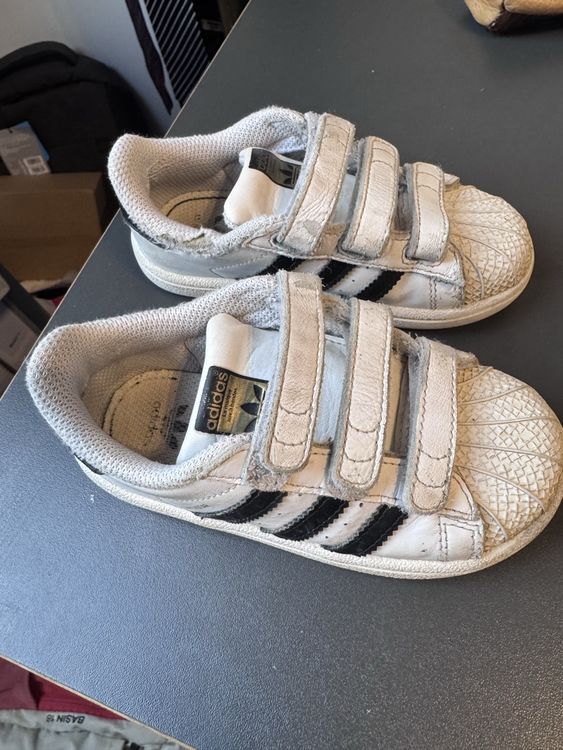 Adidas Scarpe per ragazzi: Adidas Kinderturnschuhe Gr. 25 – Usato da Zürich venduto da Sebi999