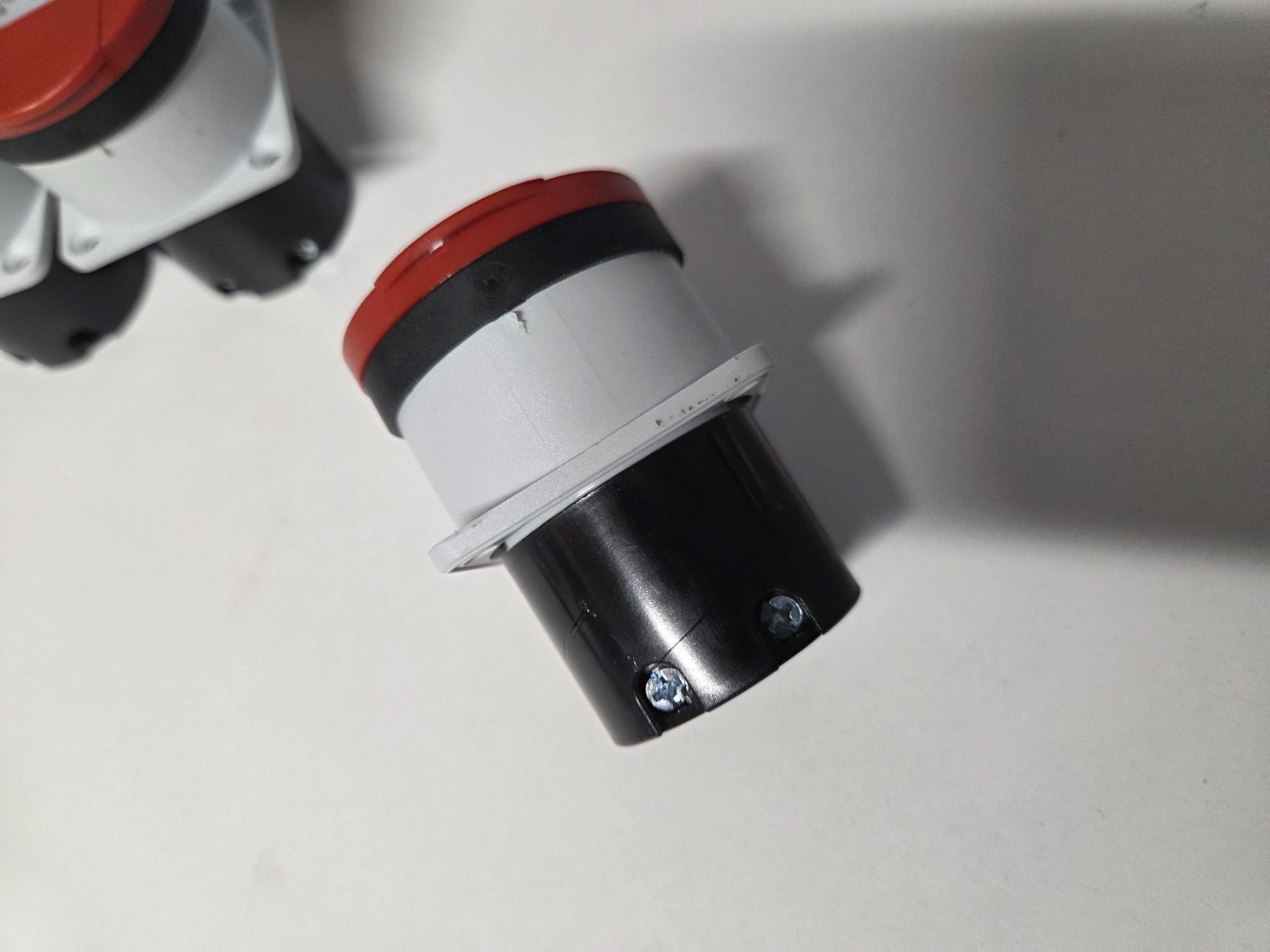 Spine: T25 Steckdose von tp electric Einbausteckdose 16a IP55 – Nuovo e nell'imballaggio originale da Zürich venduto da eymen20 3