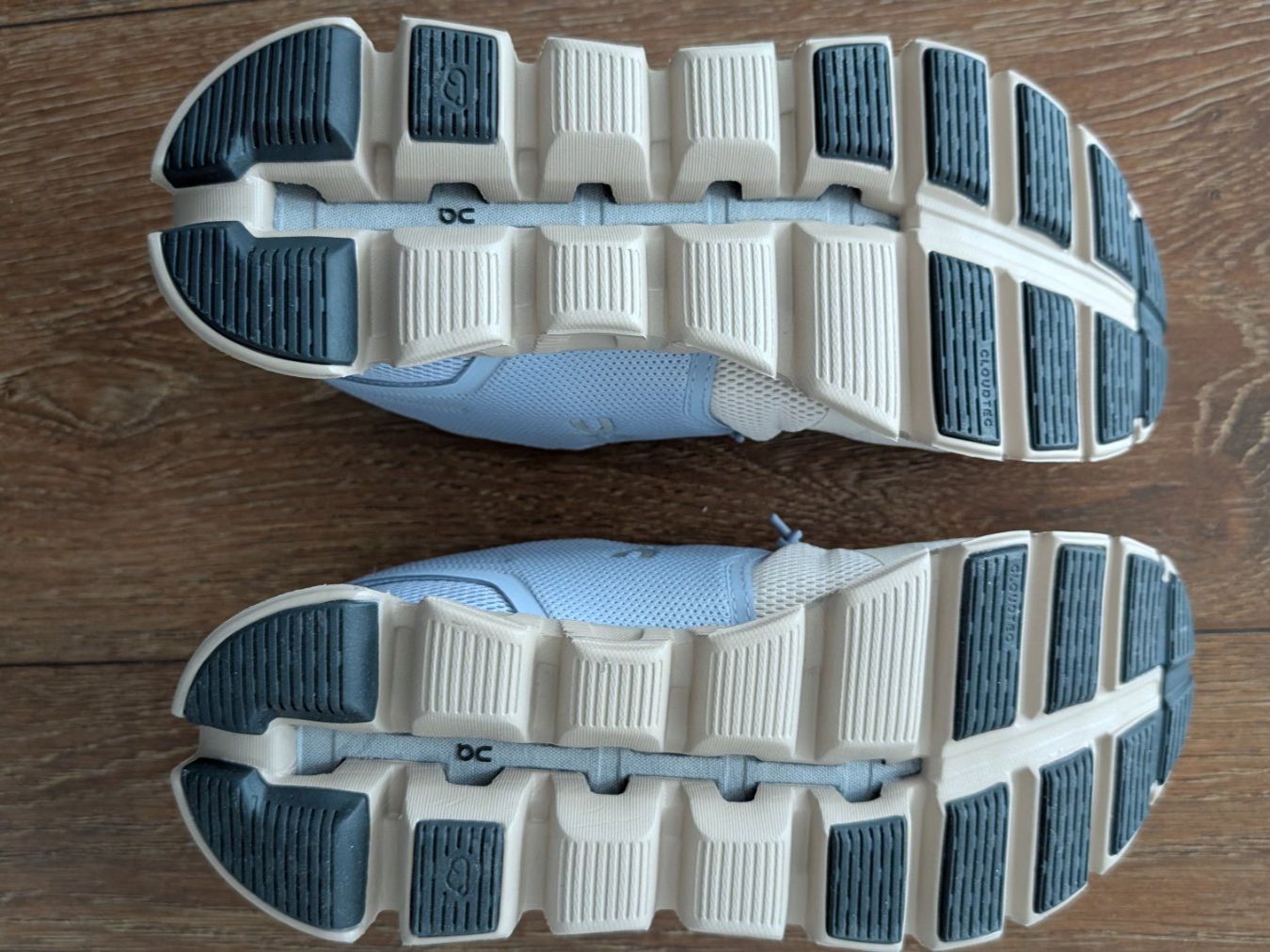 On Chaussures hommes: On Cloud Gr. 38 – Neuf (Voir description) à Zermatt par pinky025 3