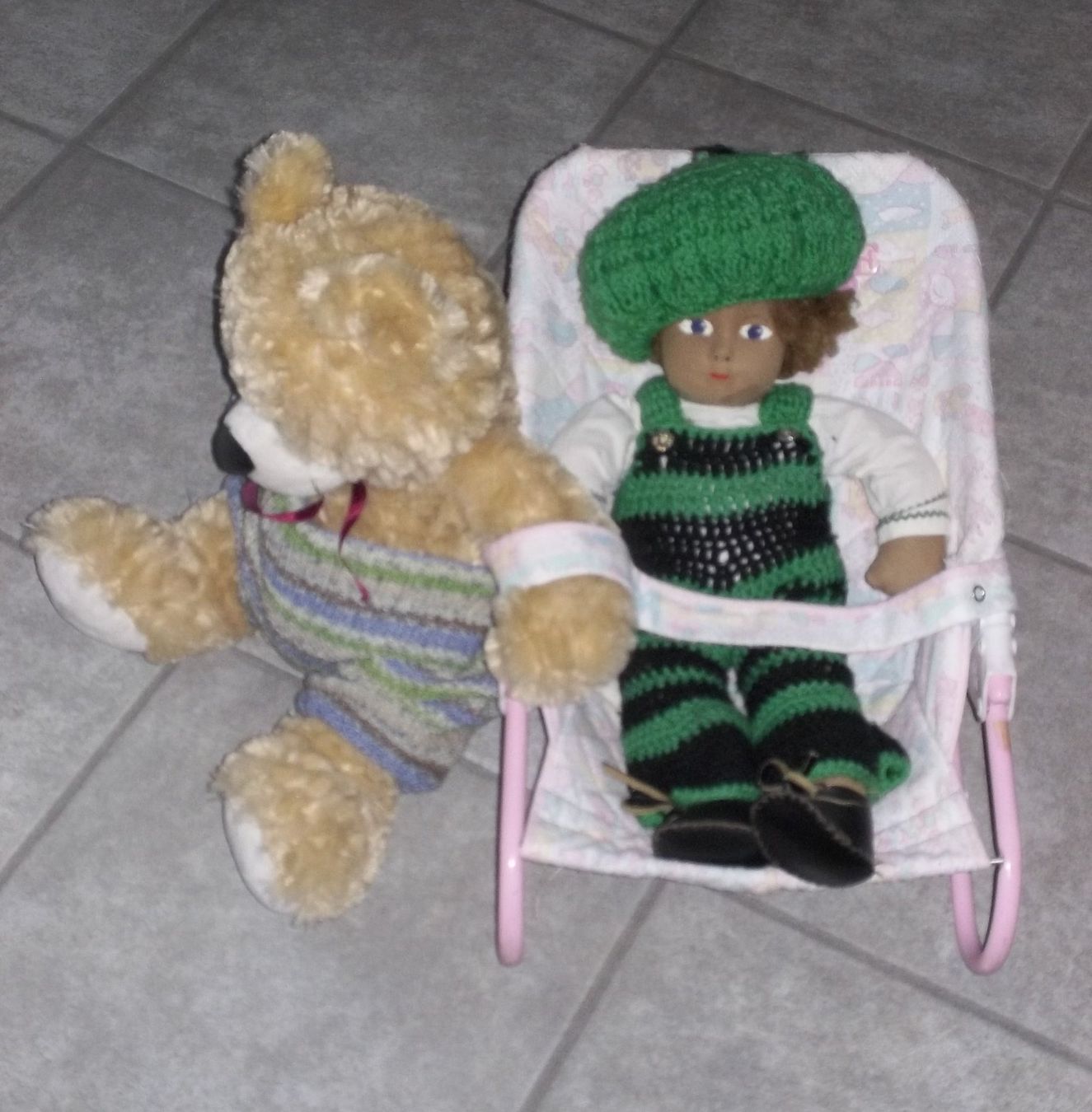 Bambole: Teddy und Puppe mit Puppenschaukel – Usato da Kaltbrunn venduto da Cindy99