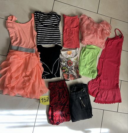 Lot fille taille 152 🦋 t shirt robe pantalons leggings etc
