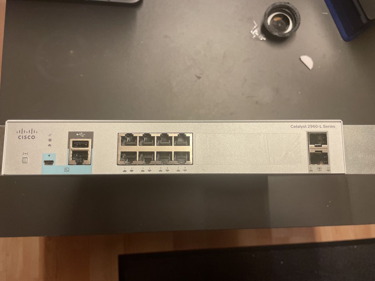 Cisco Hub & Switch: Cisco C2960L 8 Port – Usato da Schaffhausen venduto da T3CHNIKFR3AK 1