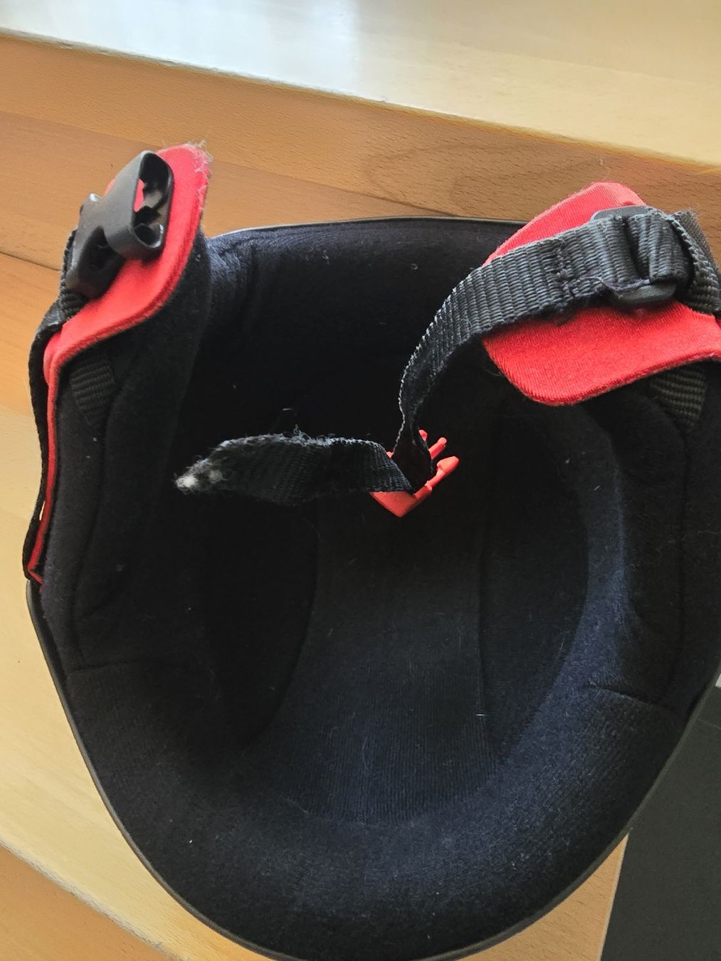 Carrera Caschi: Carrera Skihelm XXS (51-52cm) für Kinder – Usato da Arni BE venduto da bomba15 1