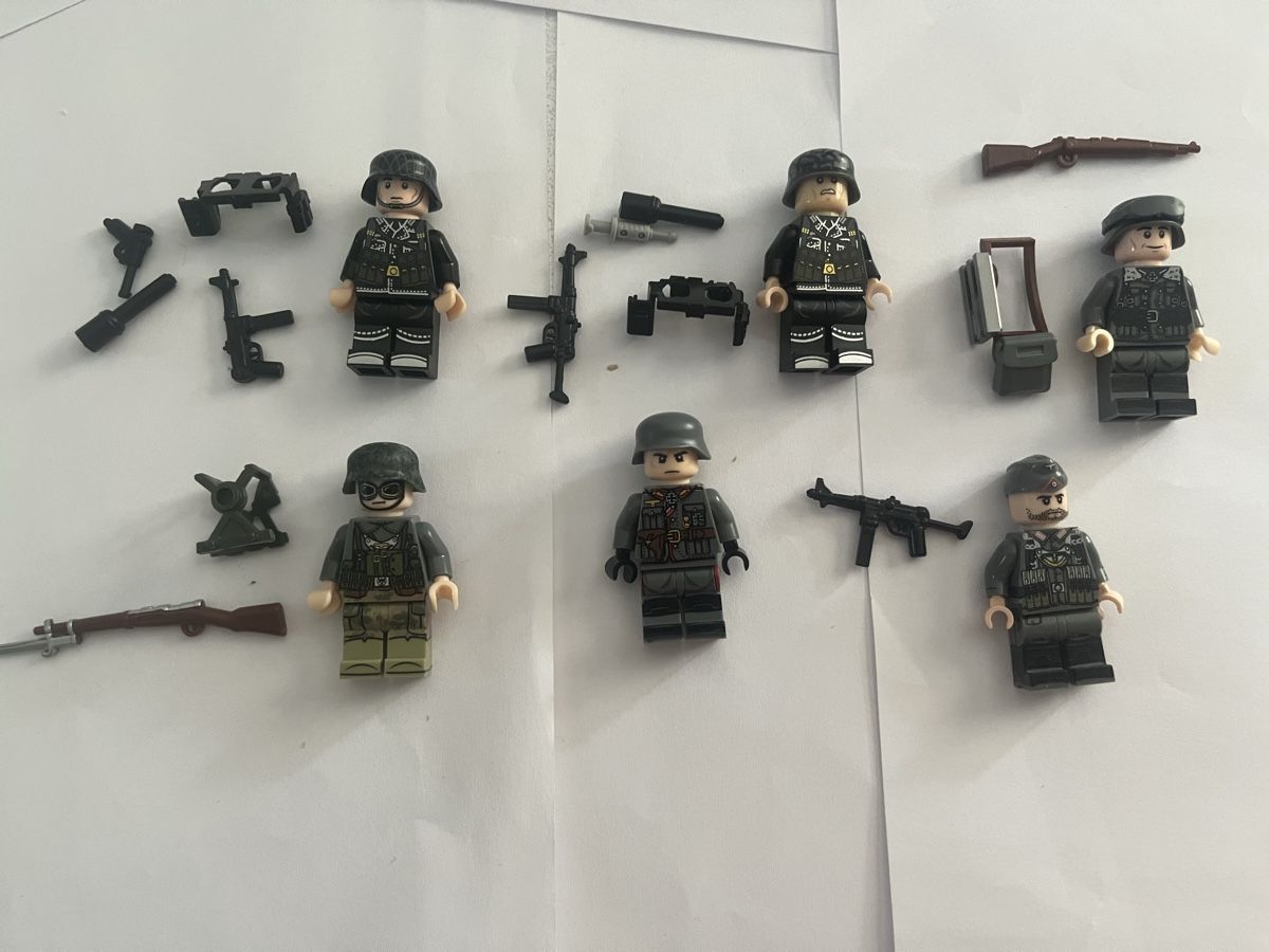 Lego Statuette: Klemmbaustein Ww2 Deutsche Soldaten – Nuovo (secondo la descrizione) da St. Margarethen TG venduto da nic_n9n5