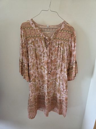 schöne Tunika, Kleid