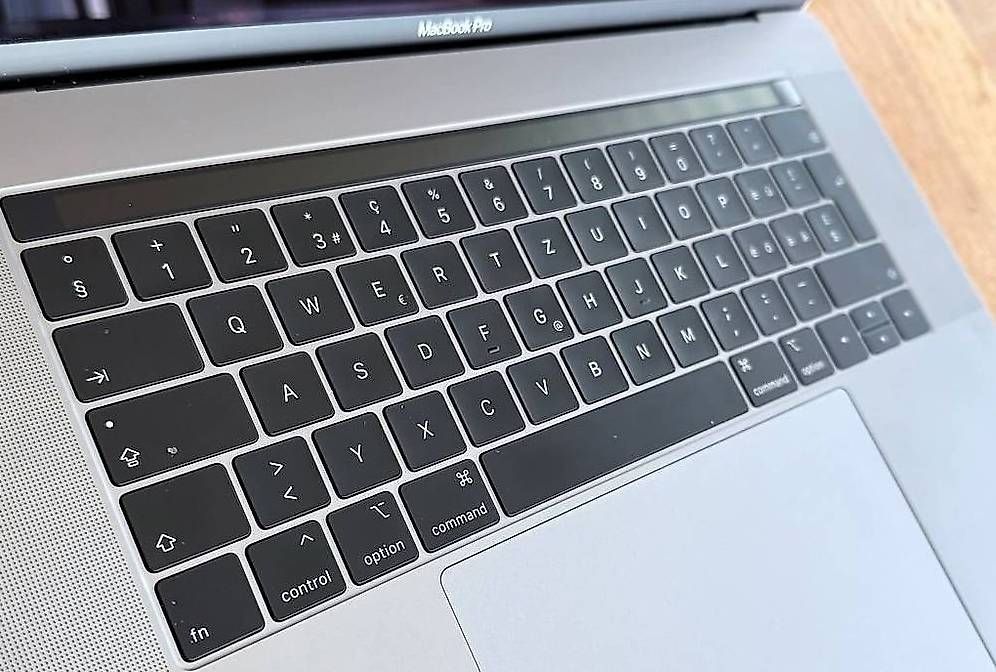 Mac Book Pro 15.4