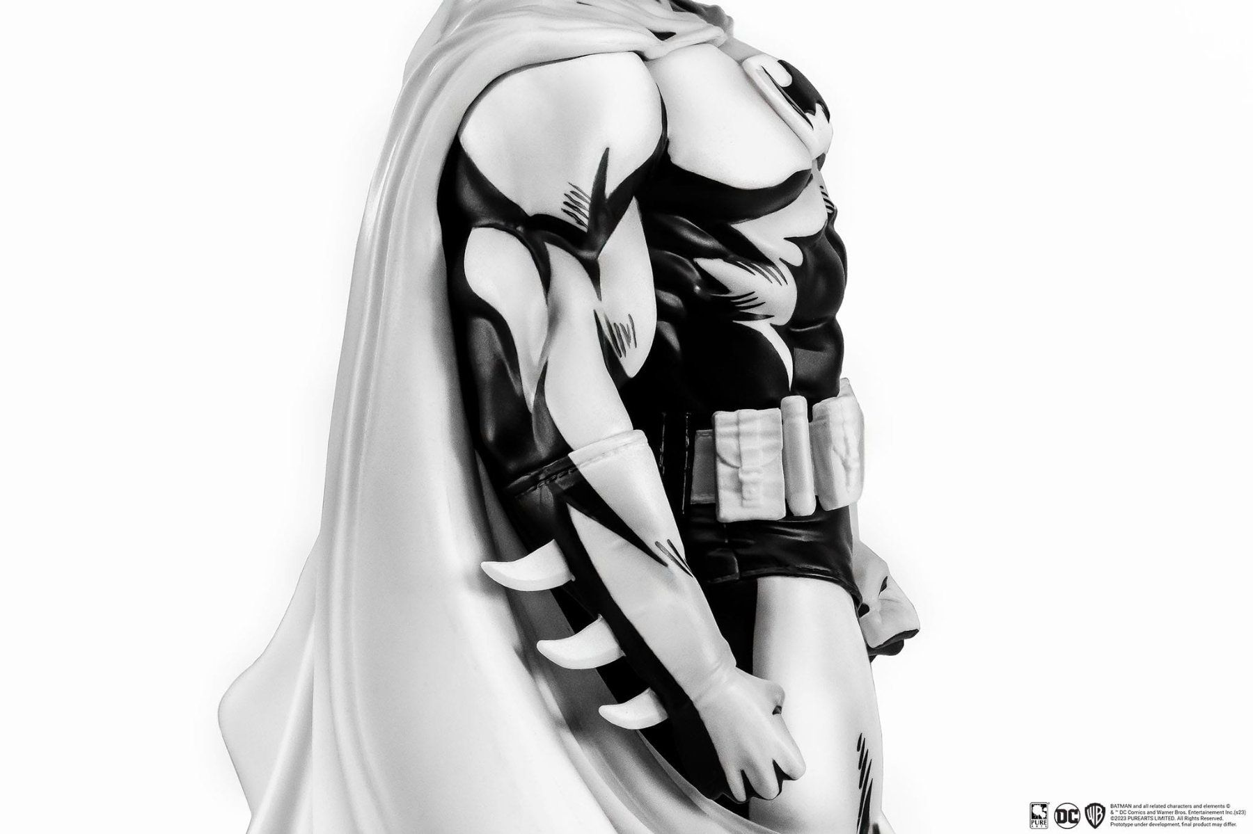 Statuette: Batman PX 1/8 SDCC 2024 Batman Black & White Version 27 cm – Nuovo e nell'imballaggio originale da St-Imier venduto da ATTAKSHOP 7