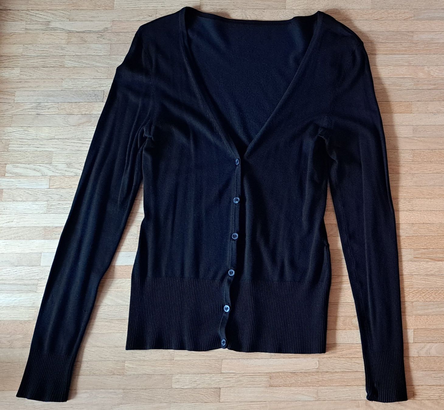 Gilet & Giacche senza maniche: Confortable gilet noir – Nuovo (secondo la descrizione) da Le Mont-sur-Lausanne venduto da olatiu