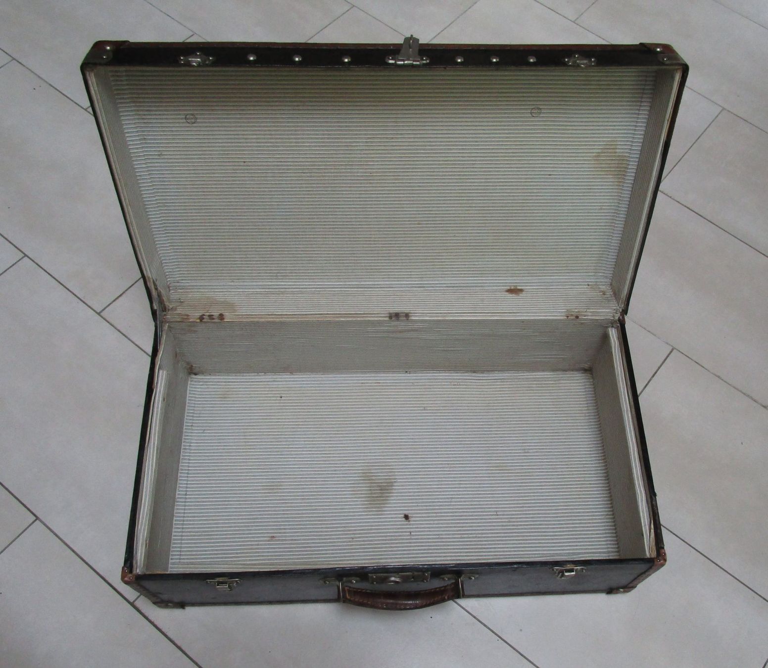 Valigie: valise ancienne – Usato da Yverdon-les-Bains venduto da jft_n8k8 3