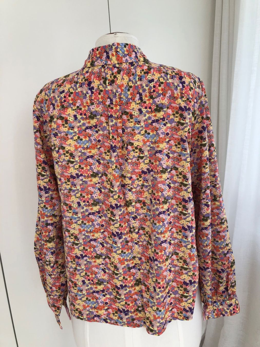 Lotti di vestiti: Bluse und Blazer und Schal – Usato da Triesen venduto da boston7 7