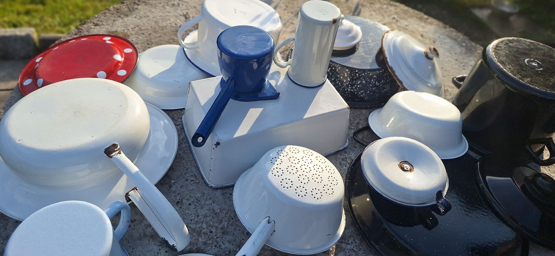 Set di piatti: Antike Emaille-Geschirr-Sammlung🥰 – Usato da Emmenbrücke venduto da abu_9mj8 8