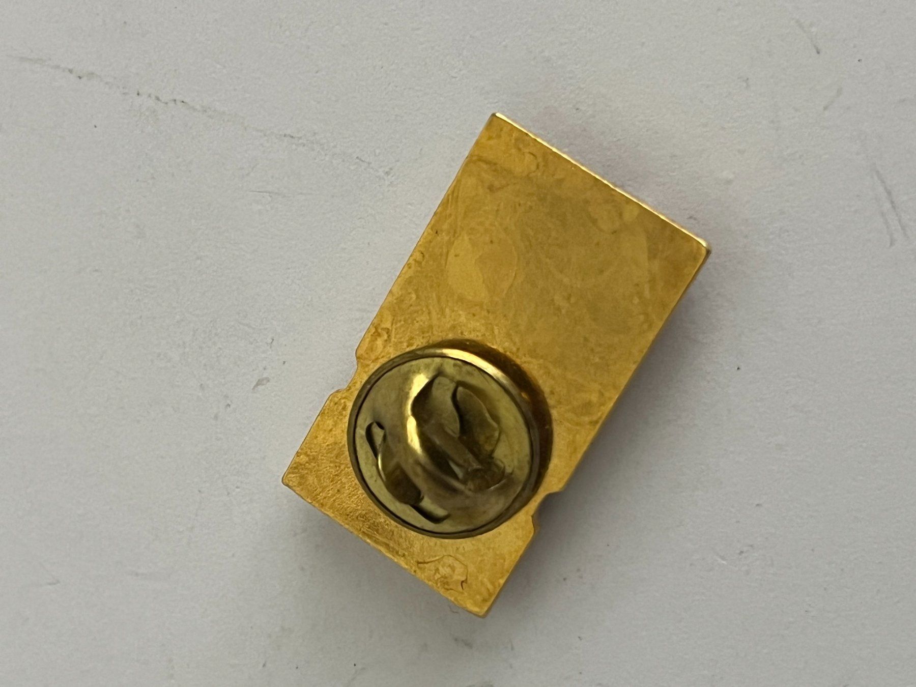 Plaketten & Abzeichen: Pin Lancome  Schokoladenform – Gebraucht aus Dietikon von sch_w2tw 1