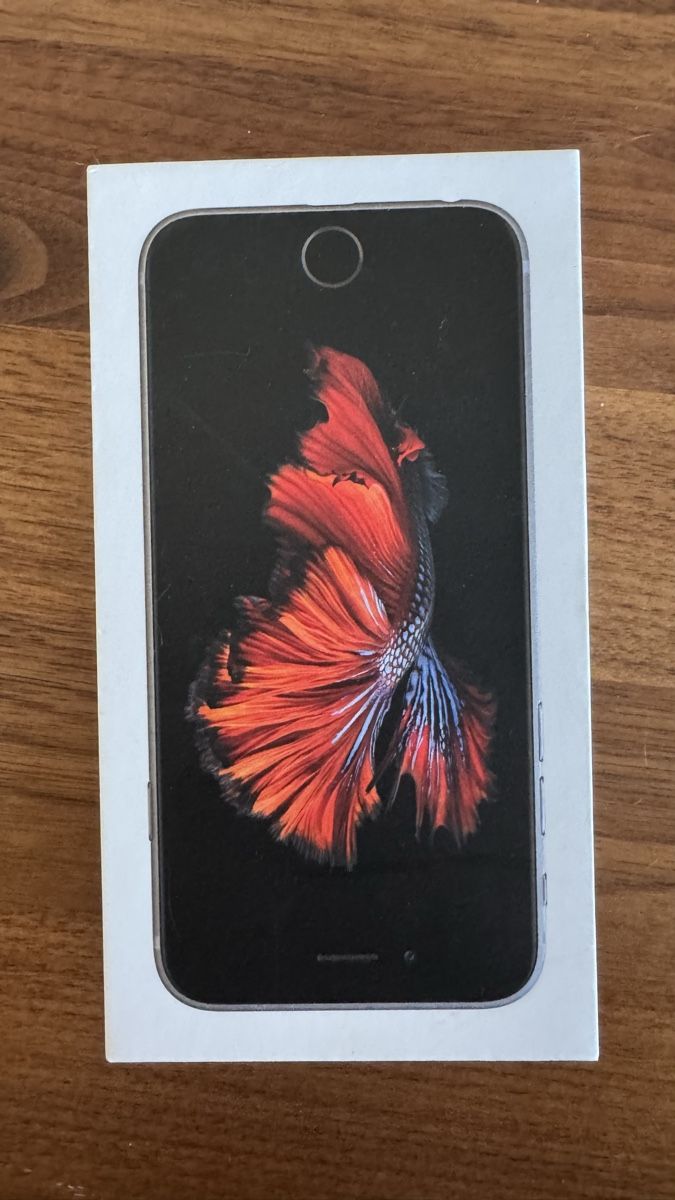 Apple Telefoni cellulari / Smartphones: Smartphone Apple iPhone 6s silber mit Originalverpackung – Usato da Kreuzlingen venduto da Pet_7prv