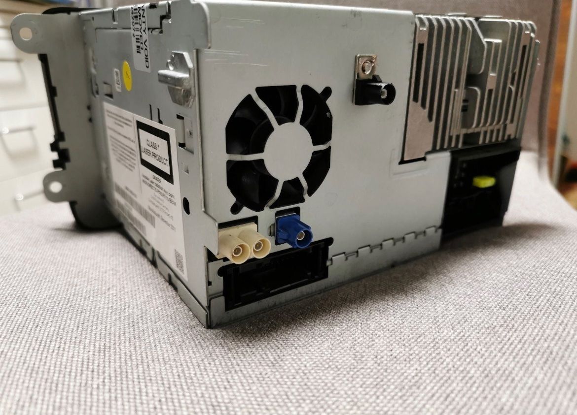 Navigatori: RNS 510 DAB+ und Original Antenne inkl. Einbau – Usato da Kirchberg BE venduto da Marssonde 1