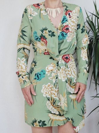 Damen Kleid PRETTYLITTLETHING Gr. 34 Hellgrün