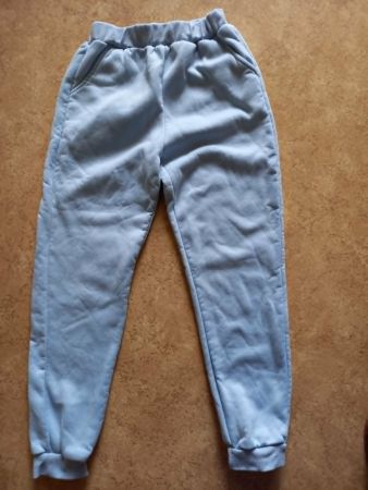 Super bequeme Kinder Jogginghose in Hellblau, Gr160