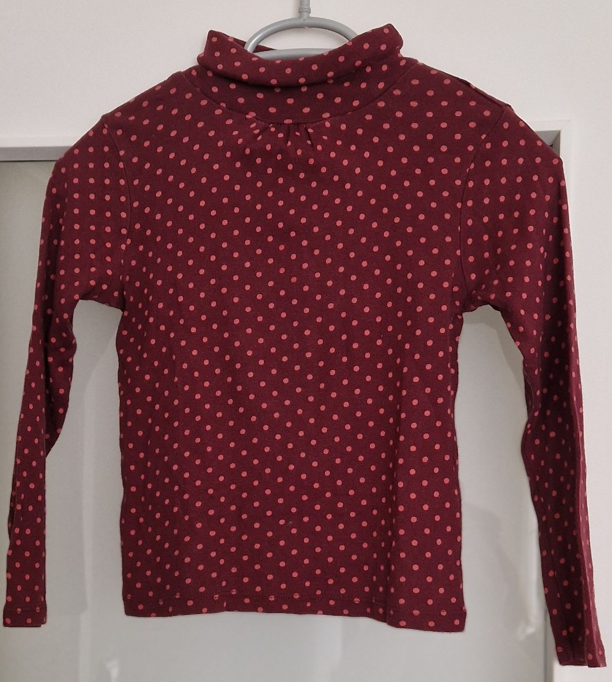 Pullover & Sweatshirts: pull grandeur 116/122 – Gebraucht aus Couvet von Pioune