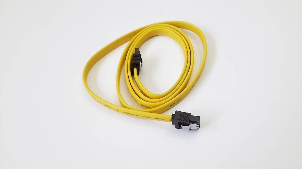 Kabel: sata kabel 100 cm gelb (Versand 2F) – Gebraucht aus Mendrisio von rappoport