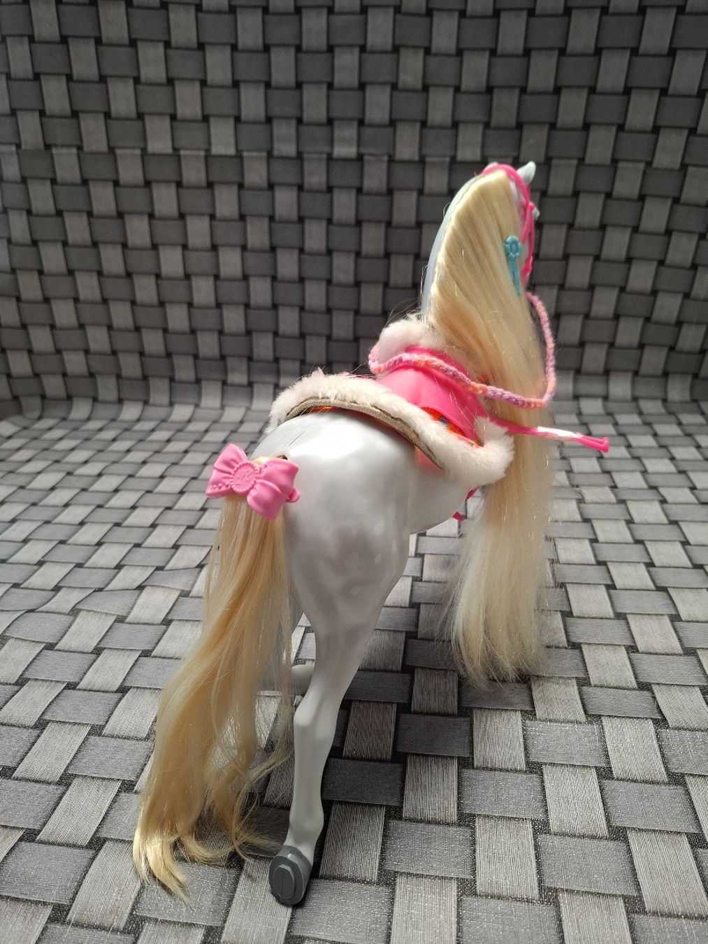 Spielzeuge: Barbie Pferd Blizzard – Gebraucht aus Niederbuchsiten von klengyel 2