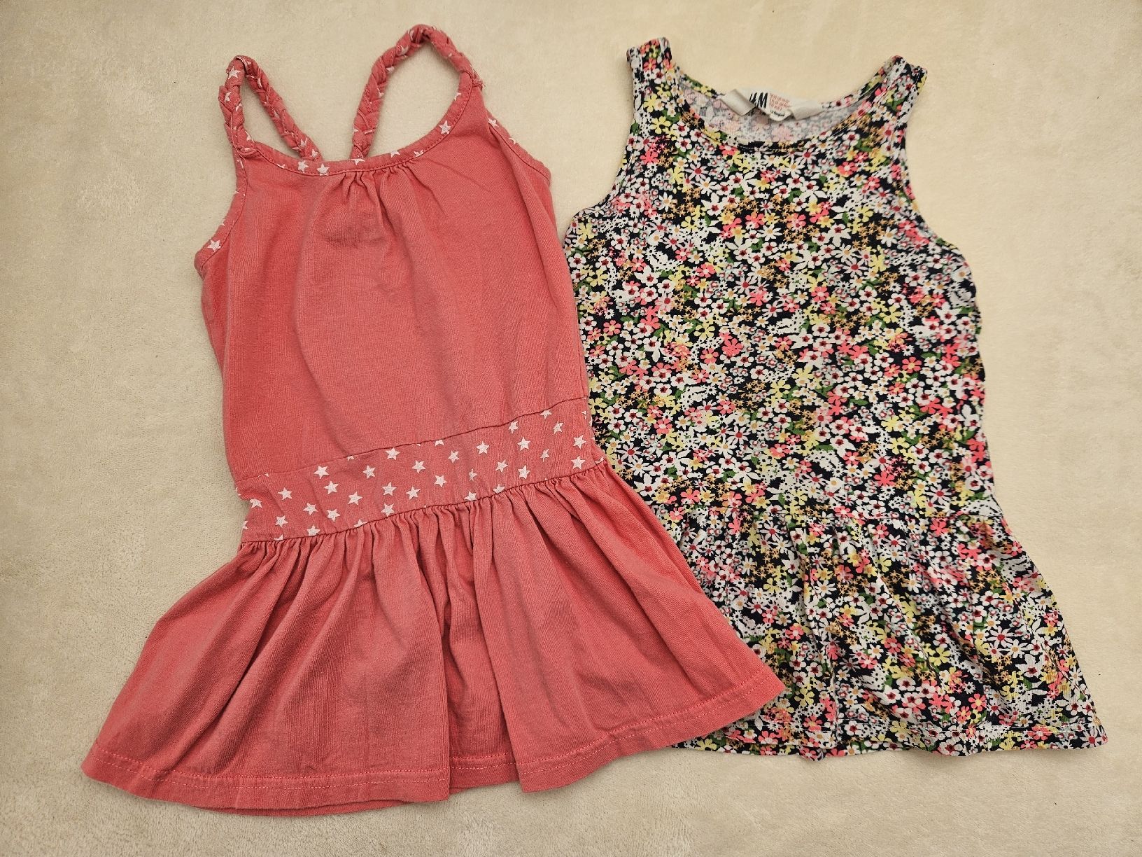 H&M Lotti & Set di vestiti: Set Kleider mit Strickjacke, Gr. 92 – Usato da Worb venduto da jun_fj8w 1