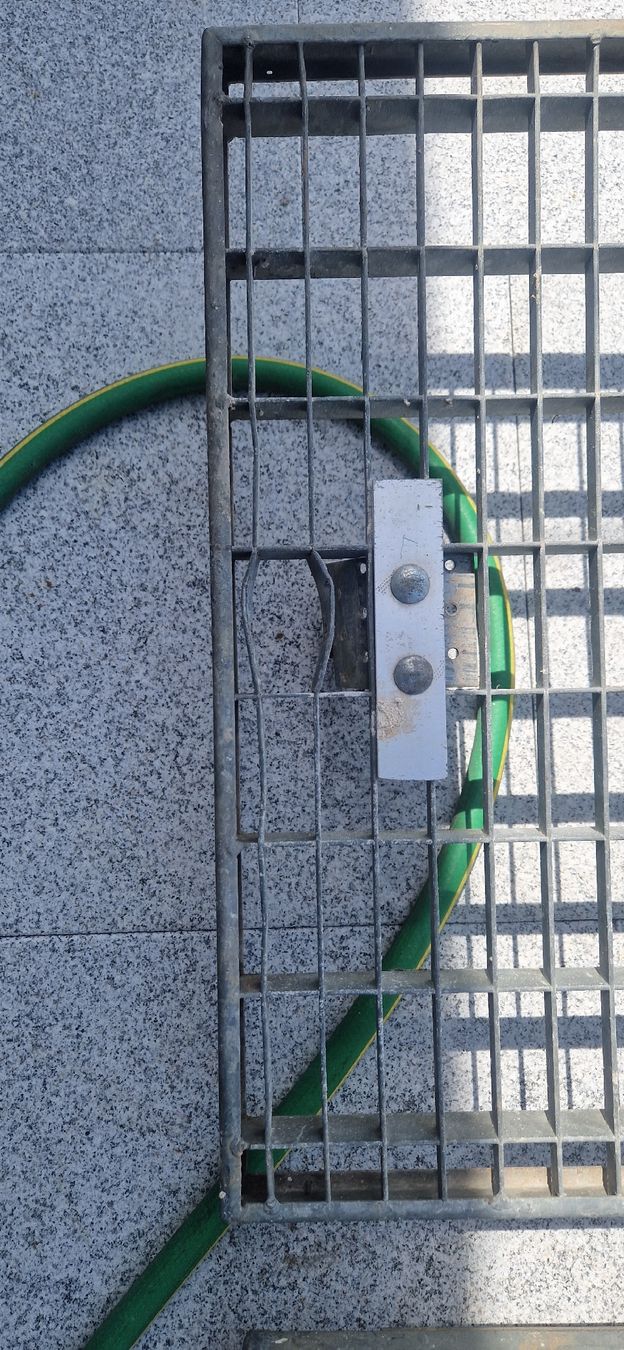 Griglie e Inferriate: Gitterrost für Lichtschacht – Usato da Murg venduto da mar_t7qy 1