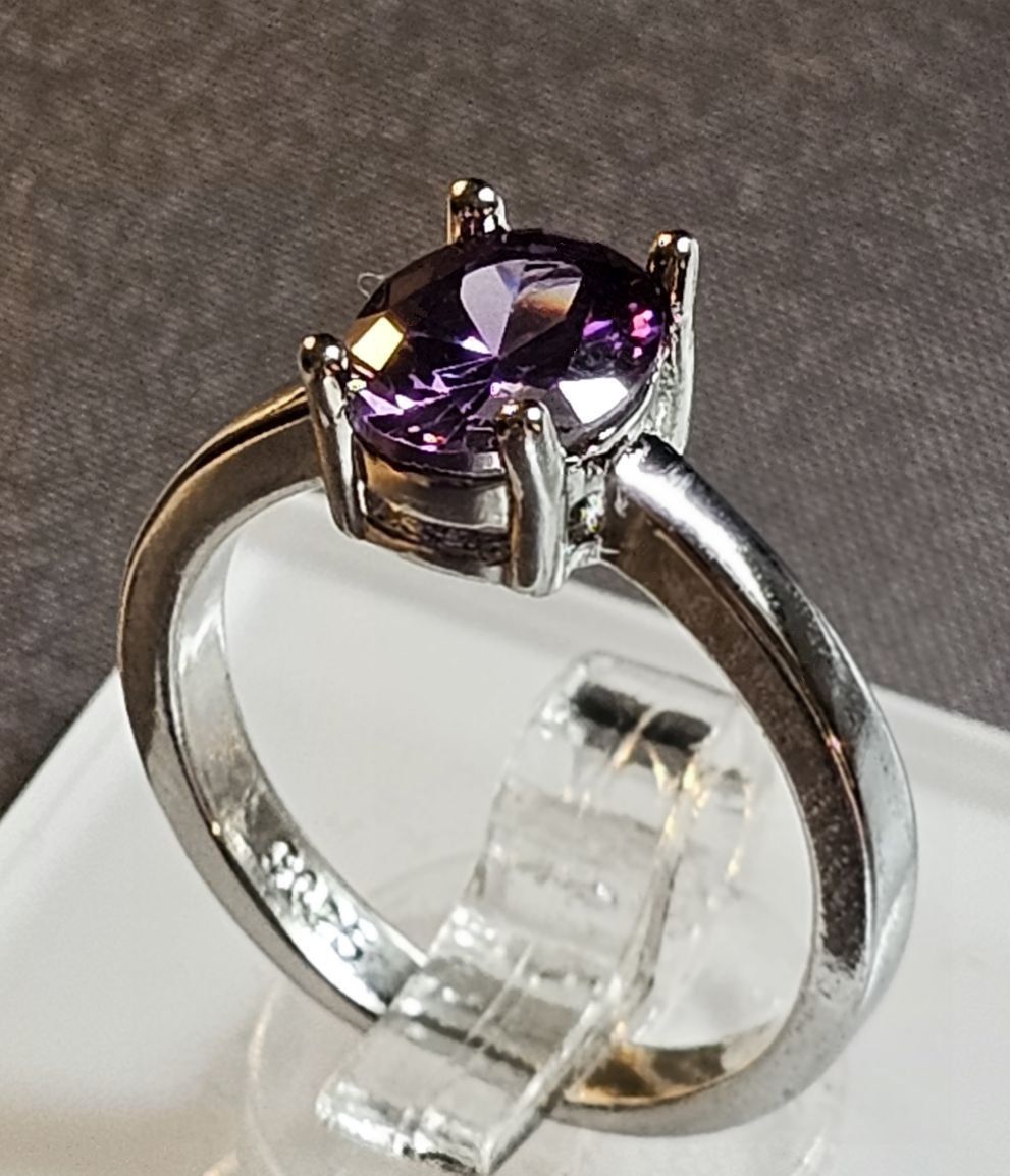 Ringe: Eleganter Ring mit Amethyst, 925 versilbert, Gr. 8 – Neu (gemäss Beschreibung) aus Grenchen von maretop