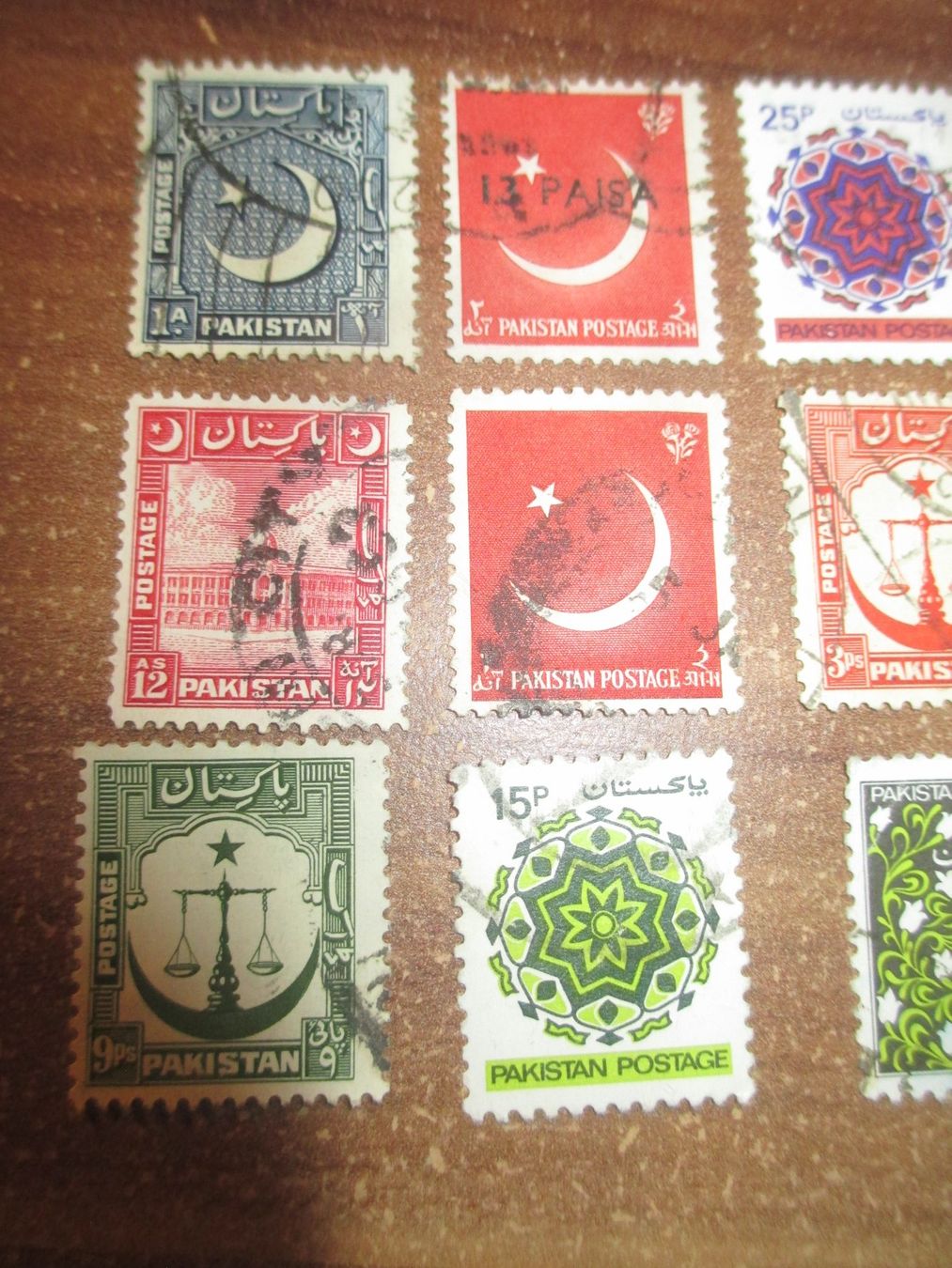 Tutti i francobolli: 18 Stk. Briefmarken PAKISTAN gestempelt – Usato da Hasle LU venduto da Flamme6 1