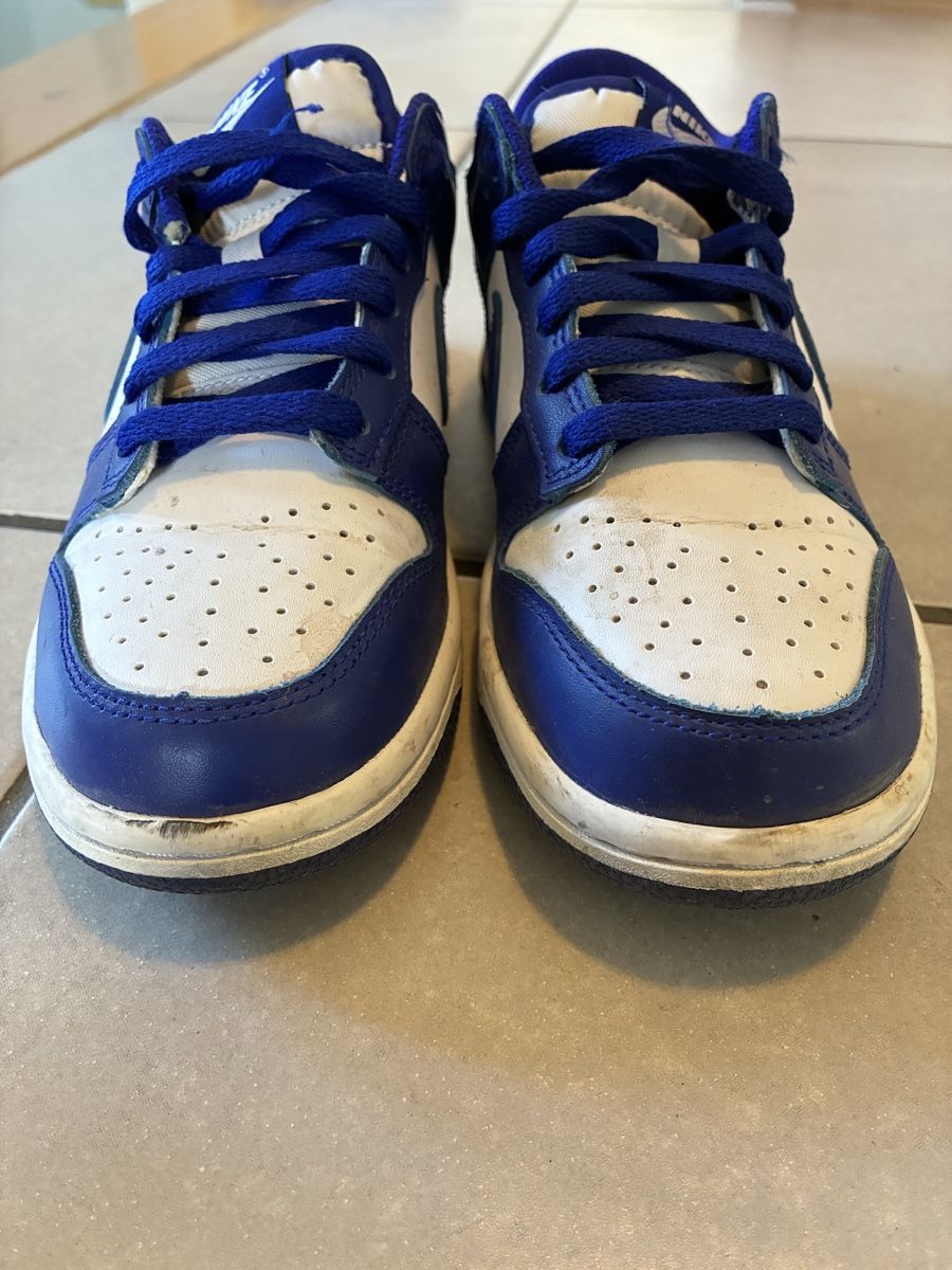 Nike Scarpe per ragazzi: Nike Sneaker Gr.37.5 – Usato da Thun venduto da Cypresses