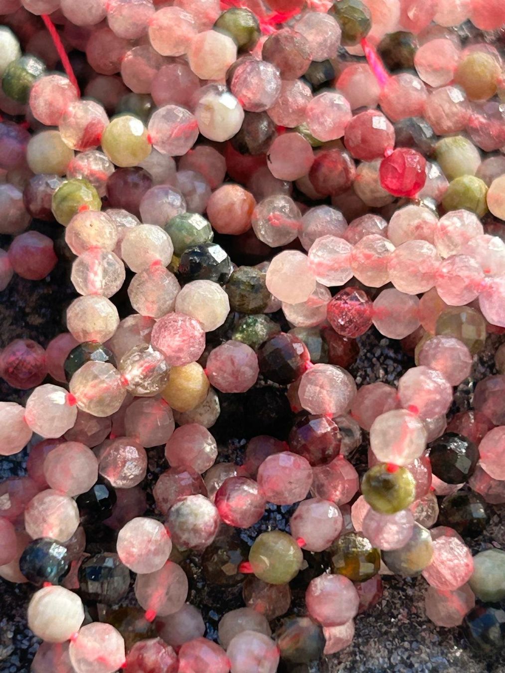 Pietre preziose: Strang echte facettierte tourmalin Kugeln 3 mm – Nuovo e nell'imballaggio originale da Niederrohrdorf venduto da Ytobi 1