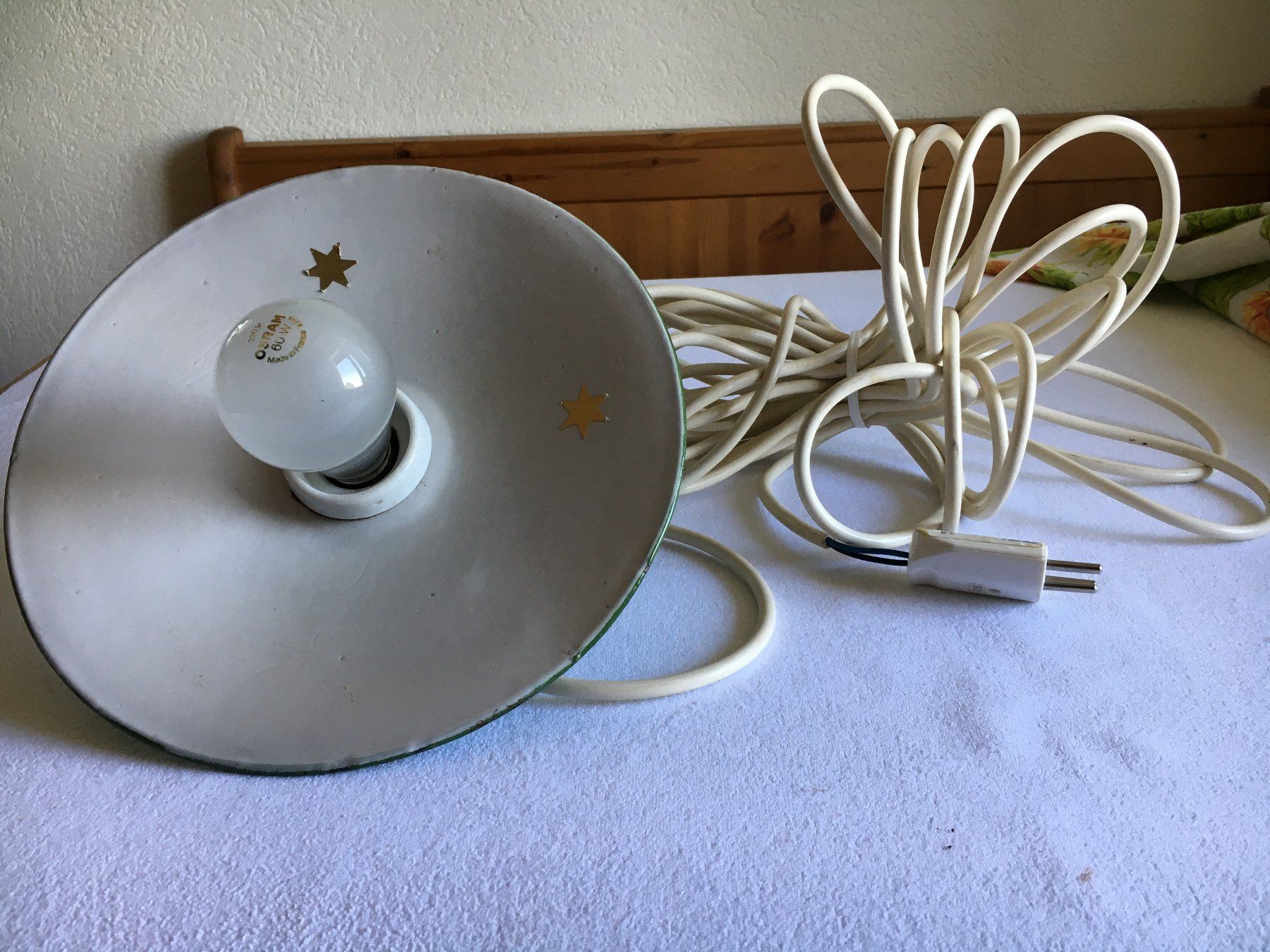 Lampen: Lampe mit Email-Schirm – Gebraucht aus Schindellegi von Etzelkulm 2