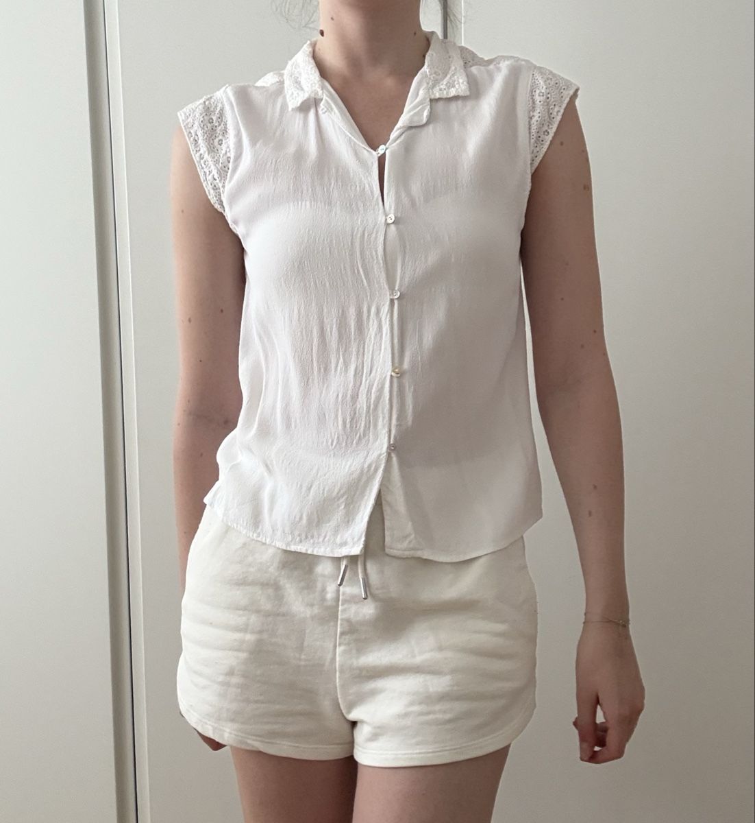 Zara Camicette: Camicetta bianca Zara Basic con pizzo, taglia M, estate – Usato da Baden venduto da LucyPeckam32 1
