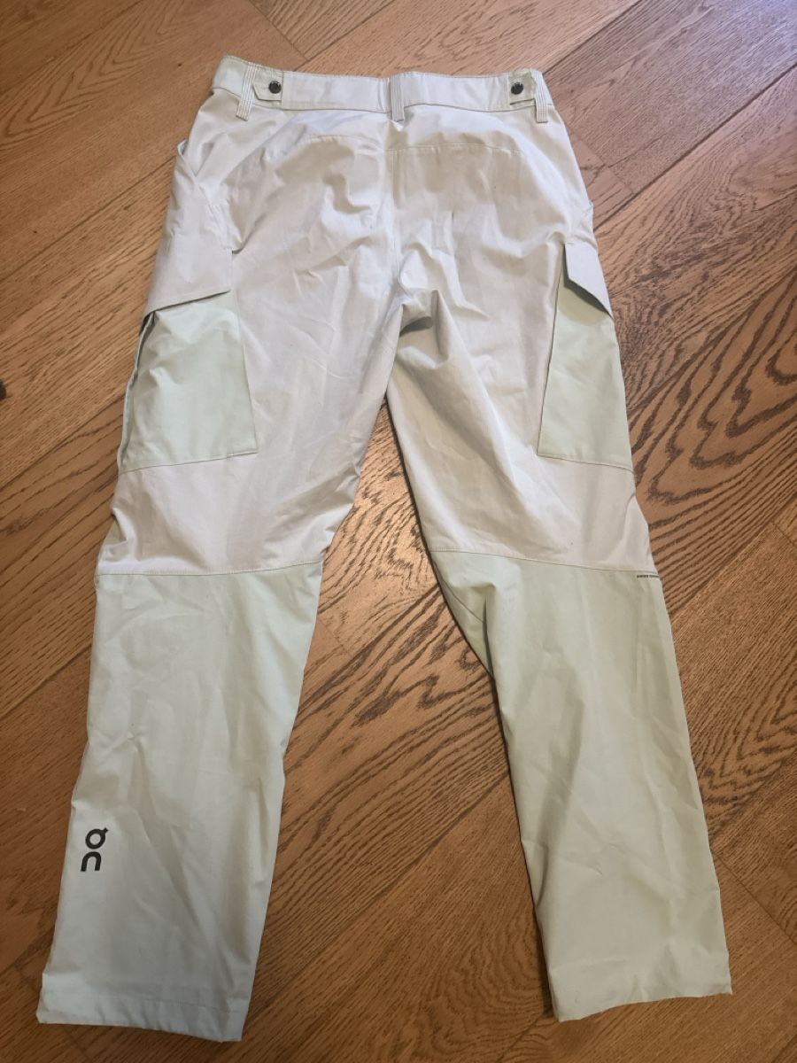 Pantaloni: ON explorer pants – Usato da Morges venduto da osc_klm9 1