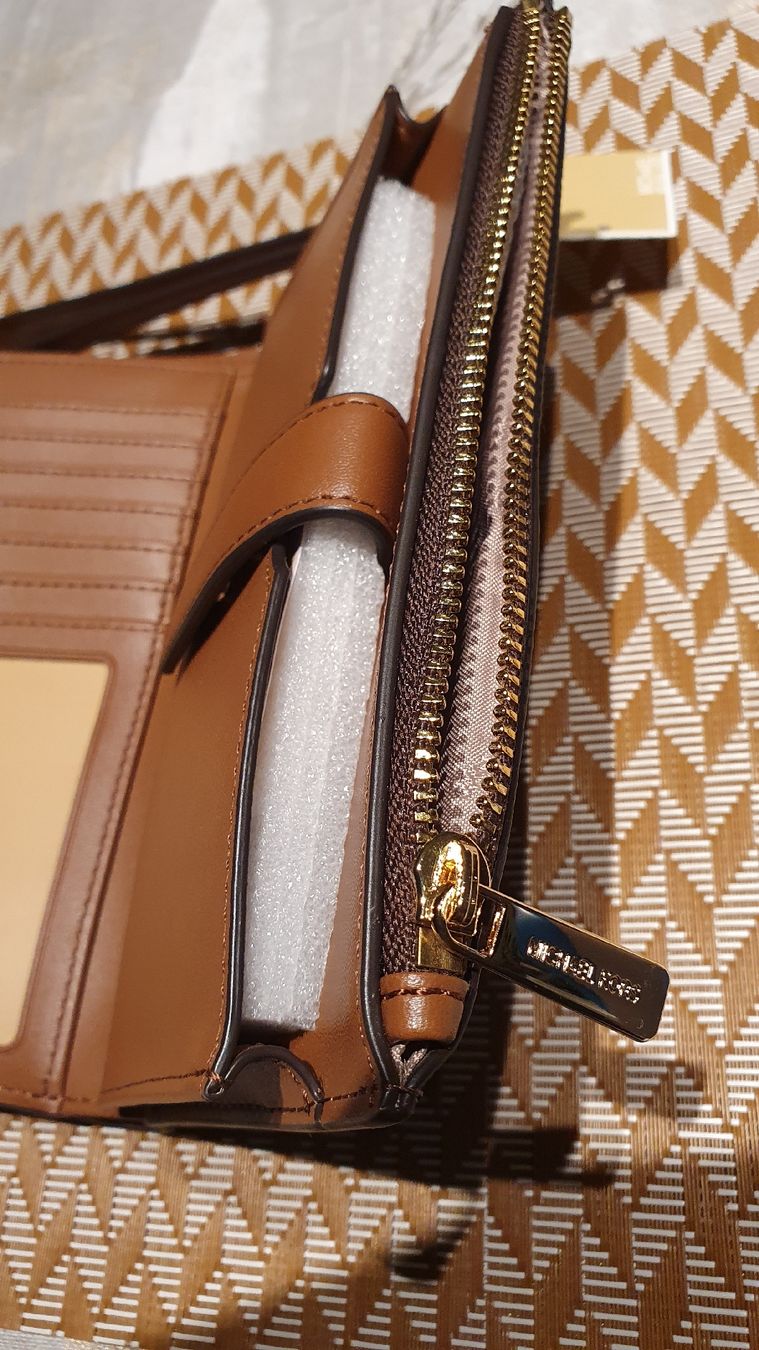 Michael Kors Portamonete: Portefeuille Michael Kors Neuf – Nuovo e nell'imballaggio originale da Avry-sur-Matran venduto da cec_nhz8 5