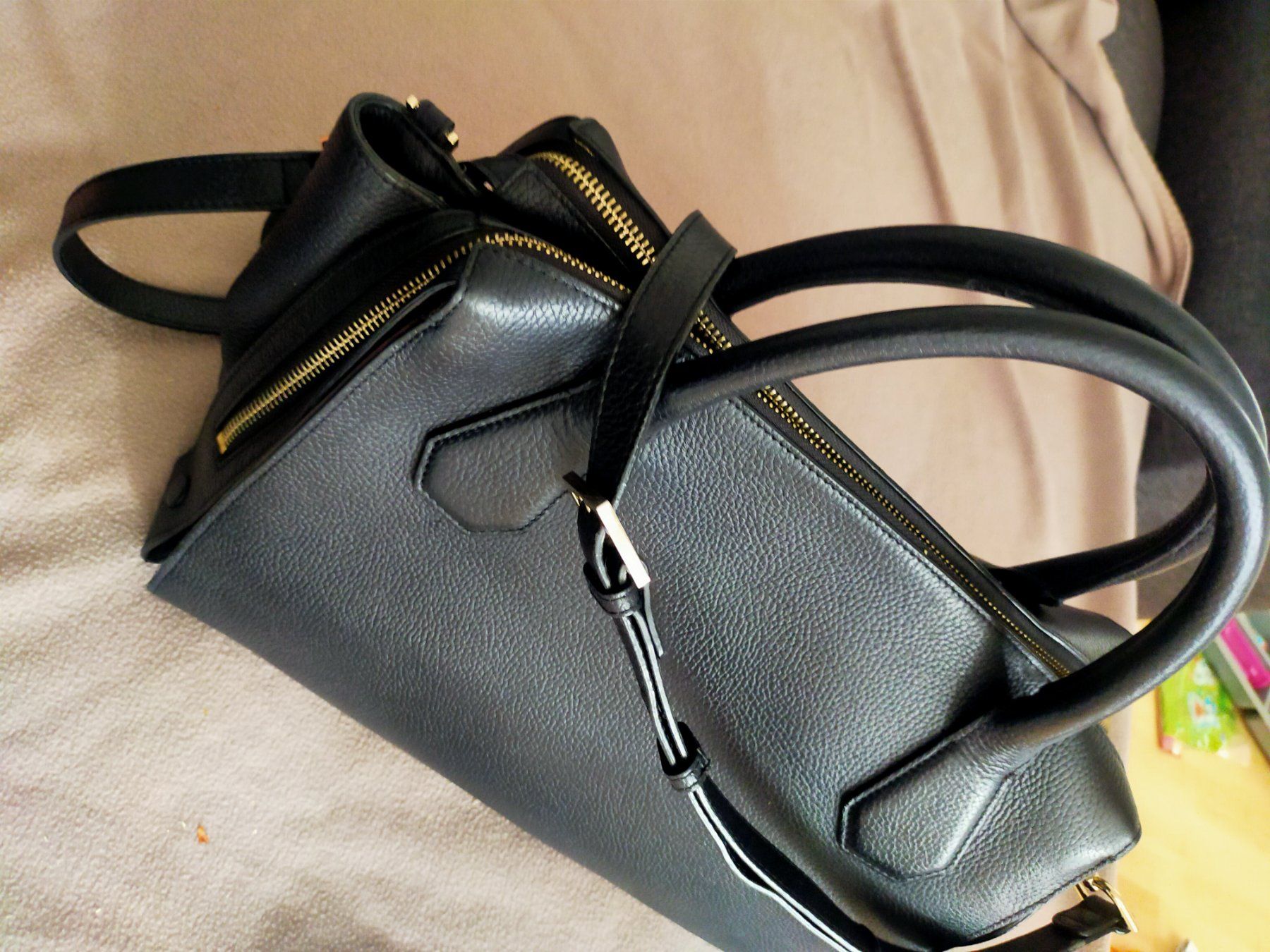 Modalu Borse da donna: Modalu England Handtasche Schwarz – Usato da Tägerig venduto da mikky02 2