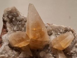 Calzit Rarität Naturstufe 25x17cm Brasilien