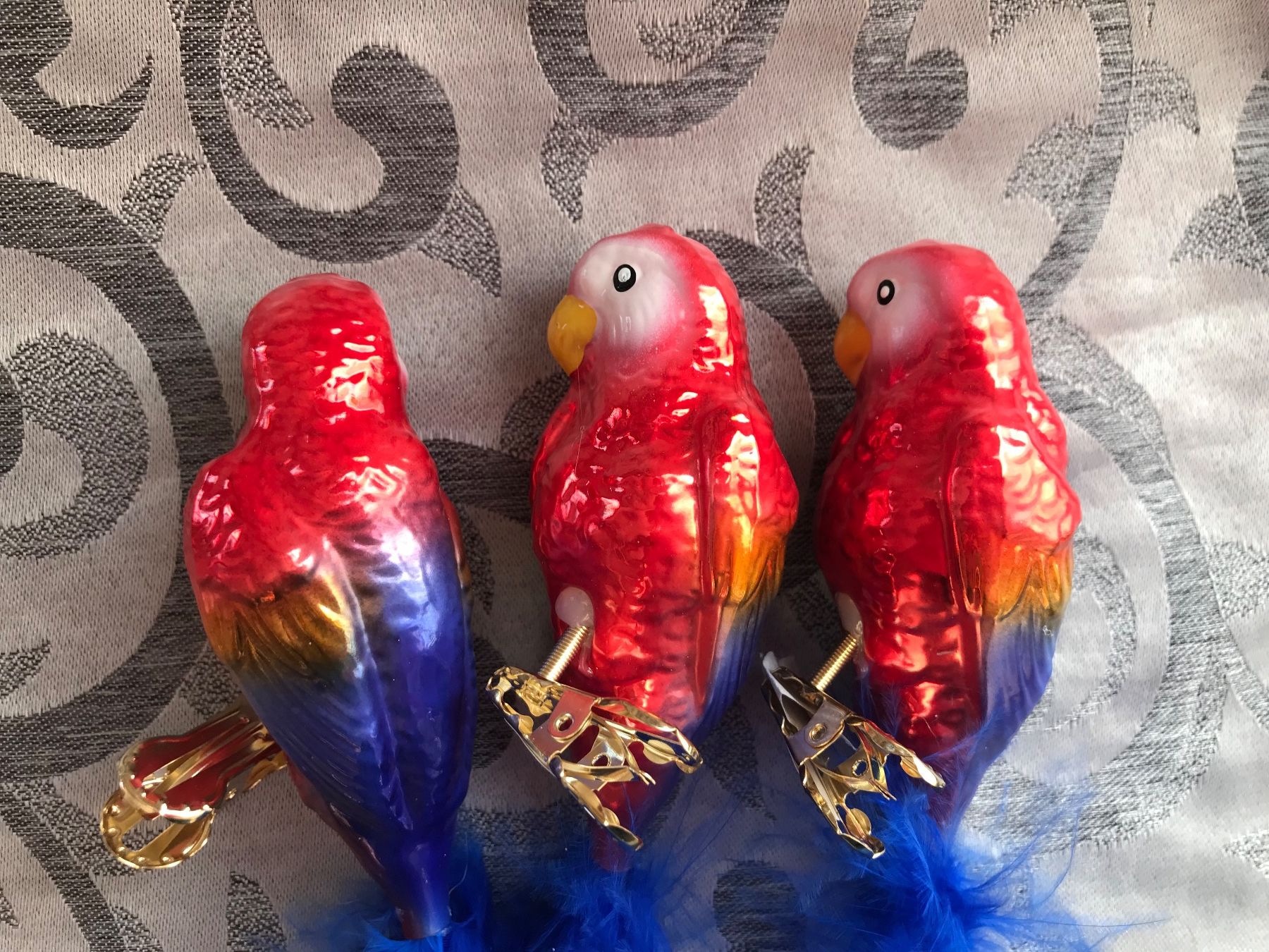 Tutte le decorazioni: 3x Papagei  rot blau Vogel Christbaumschmuck – Nuovo e nell'imballaggio originale da Alpnach Dorf venduto da marvo 1