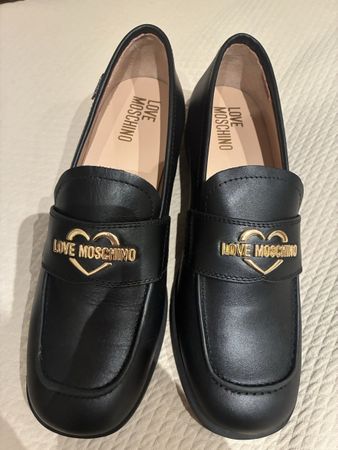 Neue Love Moschino Groesse 39