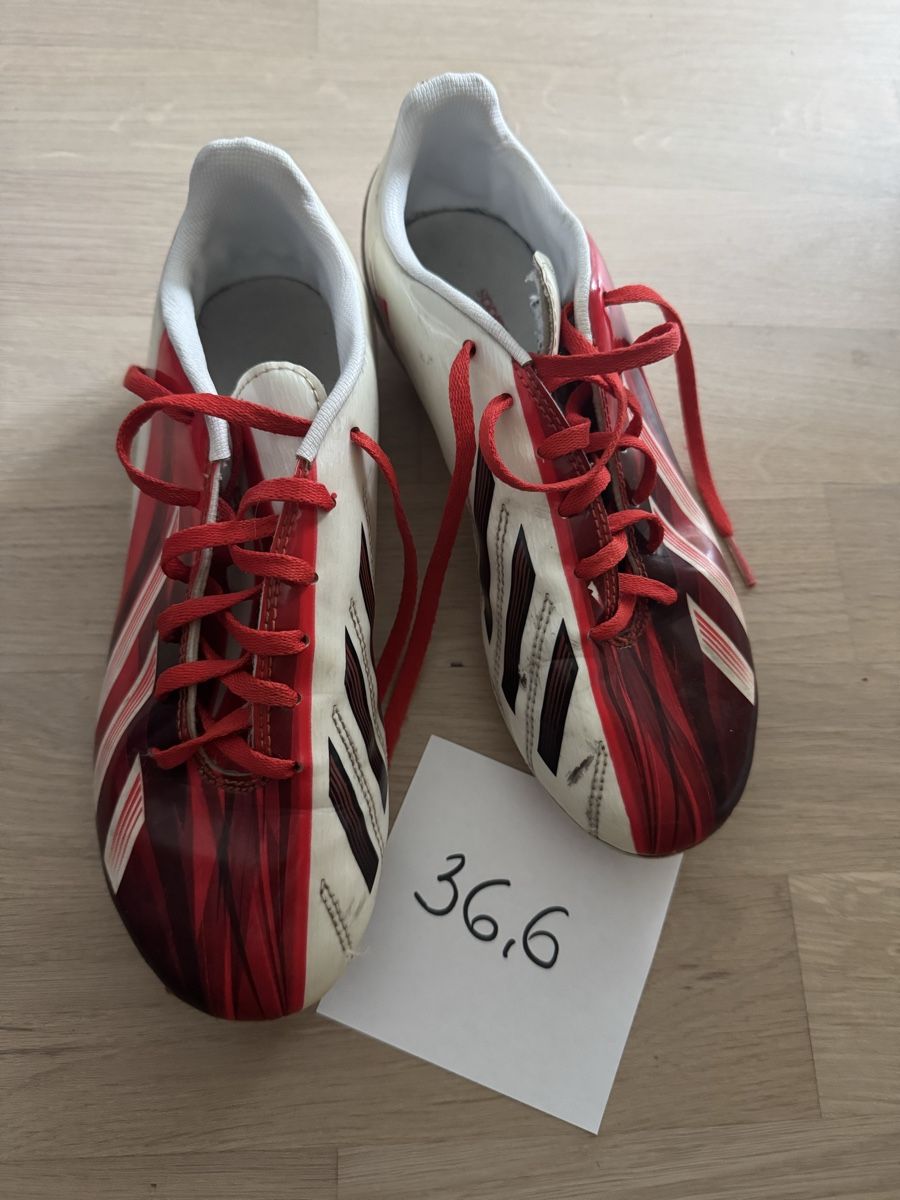 Adidas Scarpe da uomo: Fussballschuhe – Usato da Cham venduto da kat_x9vj 1
