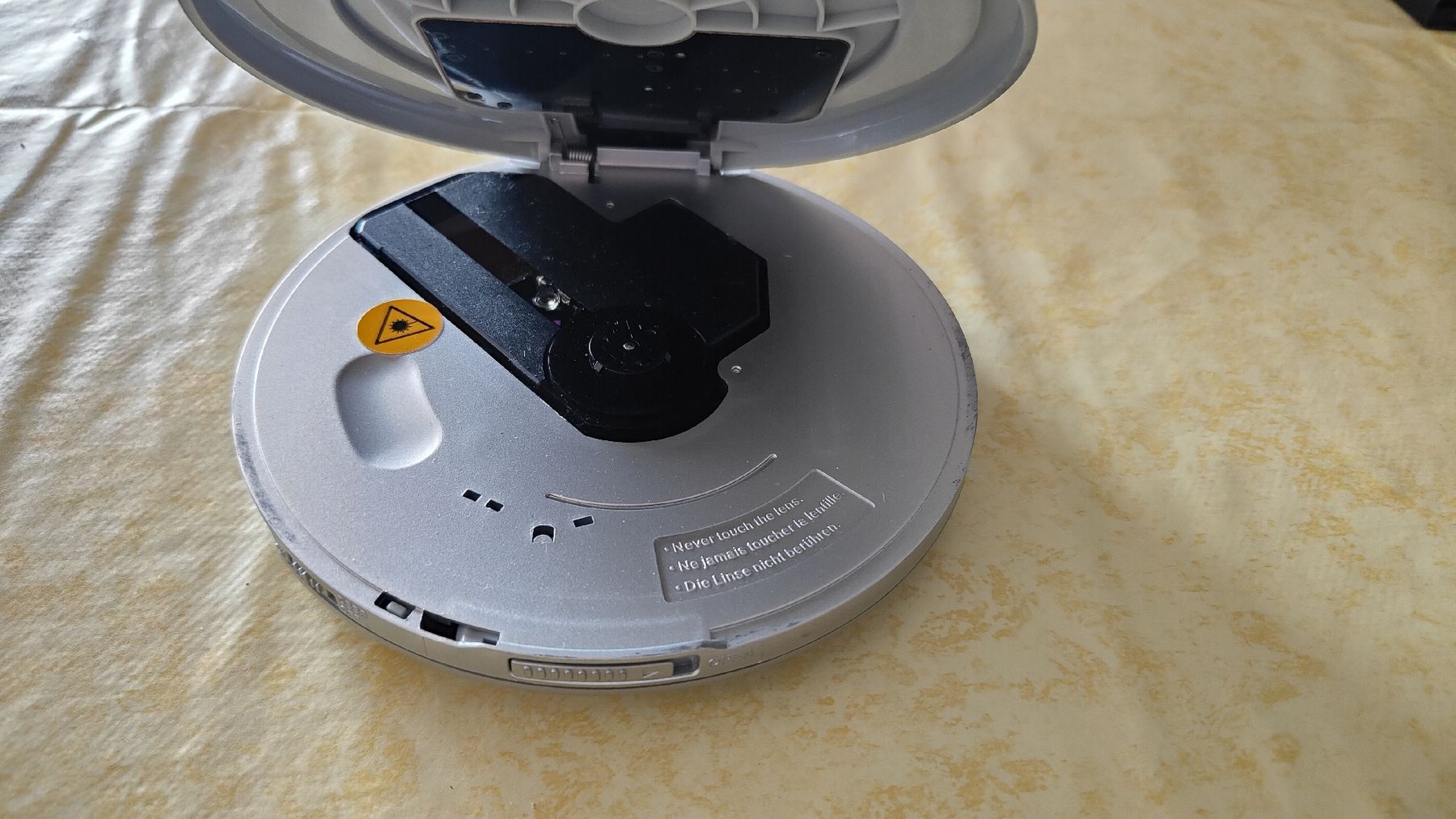 Microspot Tragbarer Mediaplayer: CD-Player microspot tragbar mit Anti-Shock gebraucht – Gebraucht aus Himmelried von KTMsmc690 1