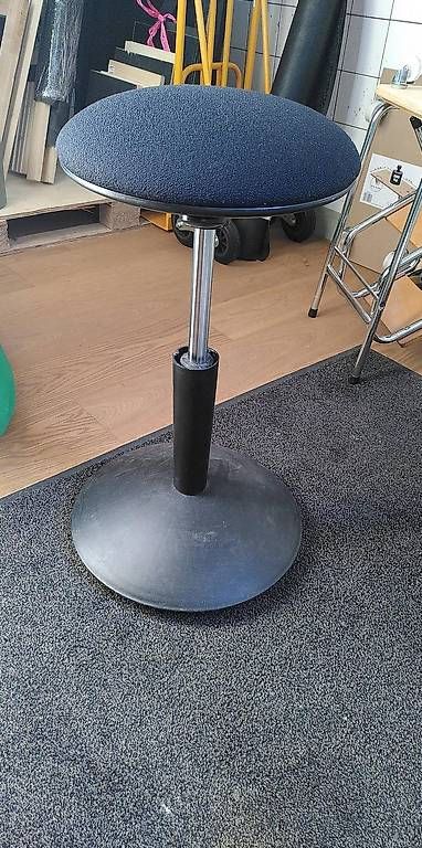 Ikea Hocker: Hocker ergonomisch, höhenverstellbar – Gebraucht aus Bern von stinen