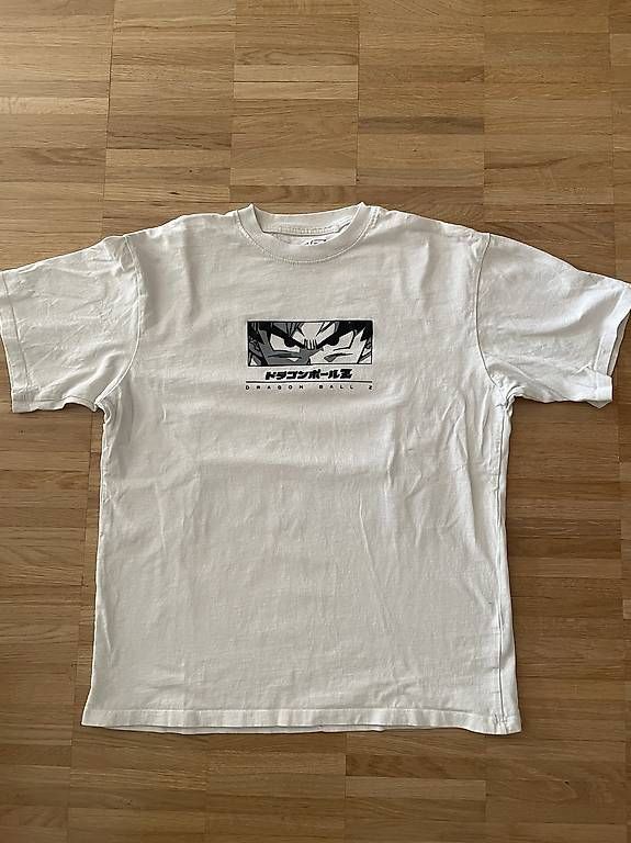 T-shirt: T-Shirt Dragonball Z – Usato da Fribourg venduto da samsam04
