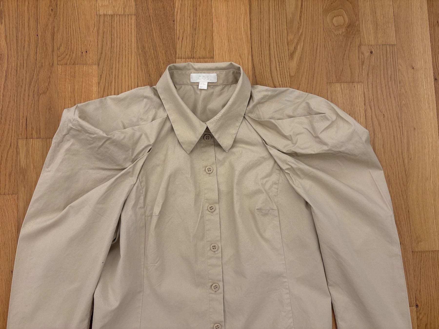 Cos Blusen: COS - Lange Bluse in Beige, Grösse 36 – Gebraucht aus Zürich von cassandra1504 1