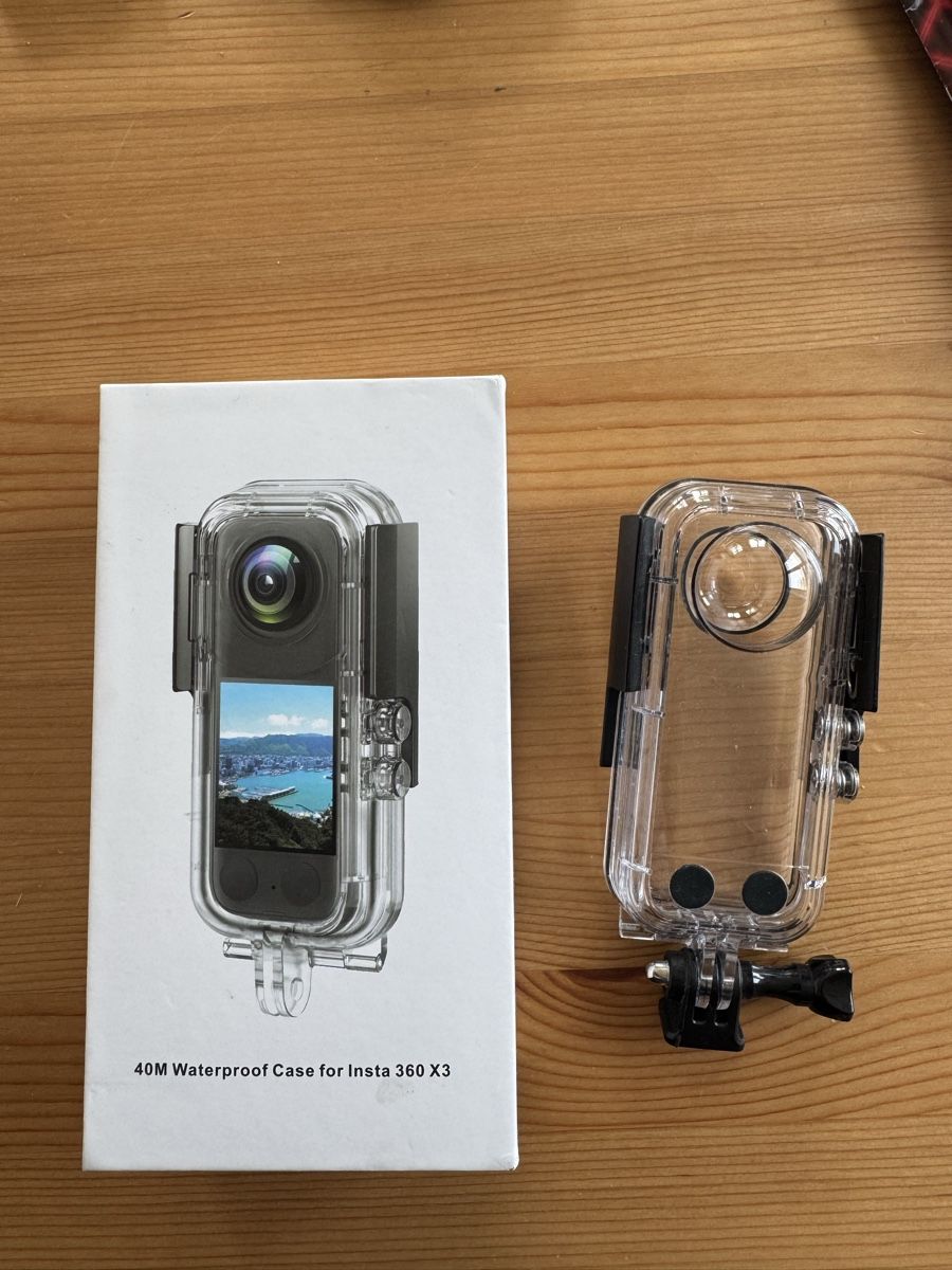 Lampade & Macchine fotografiche: Insta 360 X3 40 M waterproof Case ( second brand case )  – Usato da Zürich venduto da Carlos_Oliveira