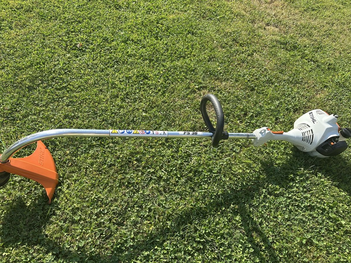 Stihl Tondeuses à gazon: Stihl FS38 Trimmer – D'occasion à Benken SG par Malou1 1