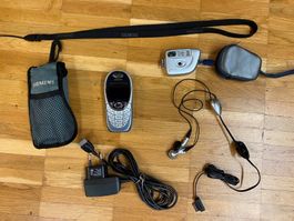 Handy Siemens S55 mit Kopfhörer, Ladekabel, Kamera, Tasche