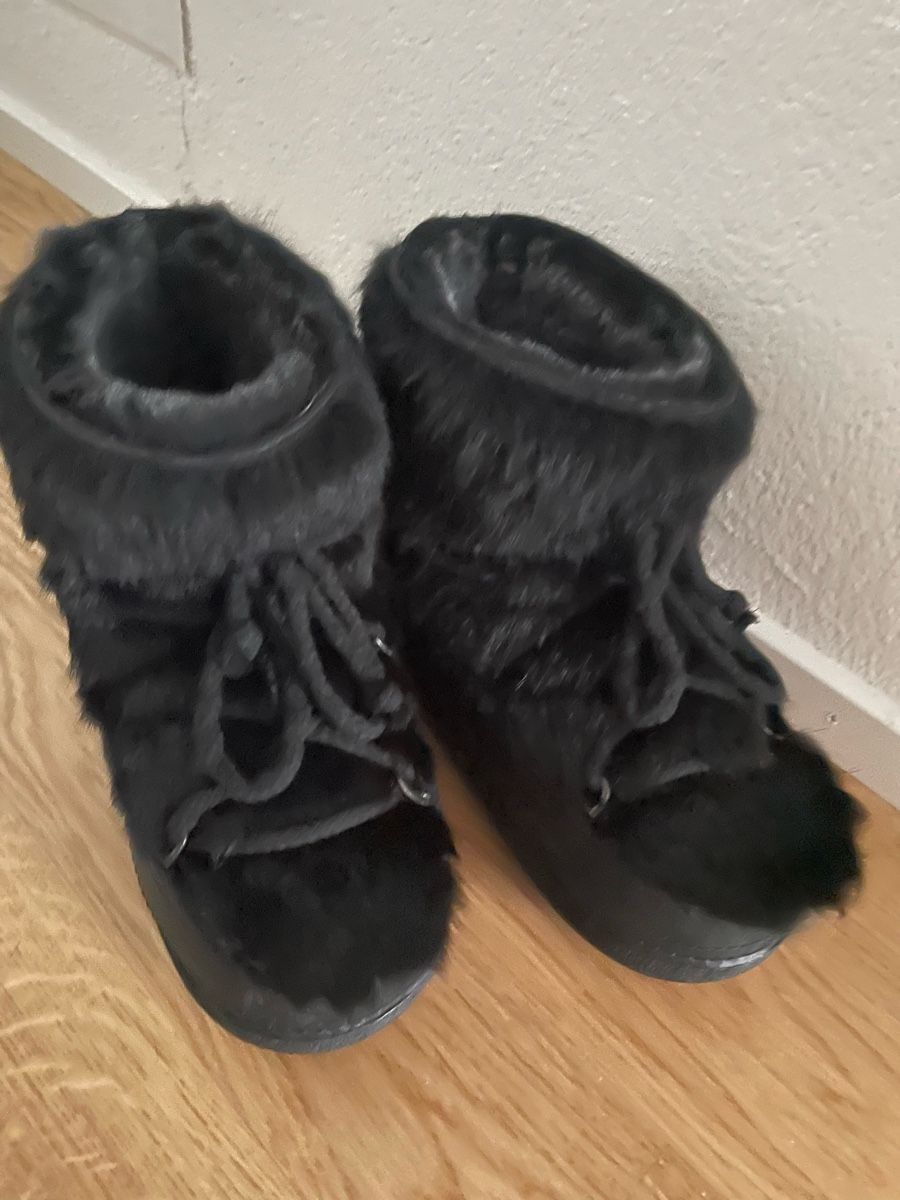 Inuikii Scarpe da donna: Inuikii Winter Shoes - size 38 – Usato da Uetikon am see venduto da bez_zv7j