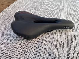 Neuer Fahrradsattel - Velosattel