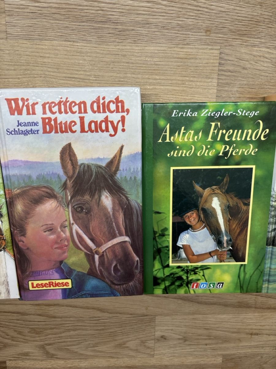 Libri: Pferdebücher 4x  – Usato da Rickenbach b. Wil venduto da Tweeny02 2