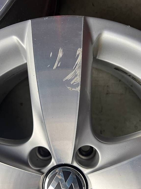 Volkswagen Pneumatici & Ruote complete: Jantes Vw 17" – Usato da Ardon venduto da jim_gq2q 1